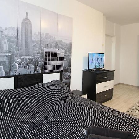 Holidays Host Splaiul Unirii บูคาเรสต์ ภายนอก รูปภาพ